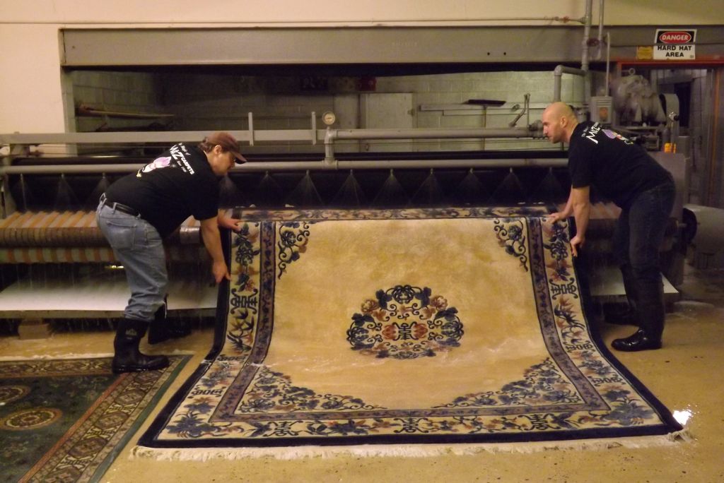 How to Clean a Rug Like a Pro