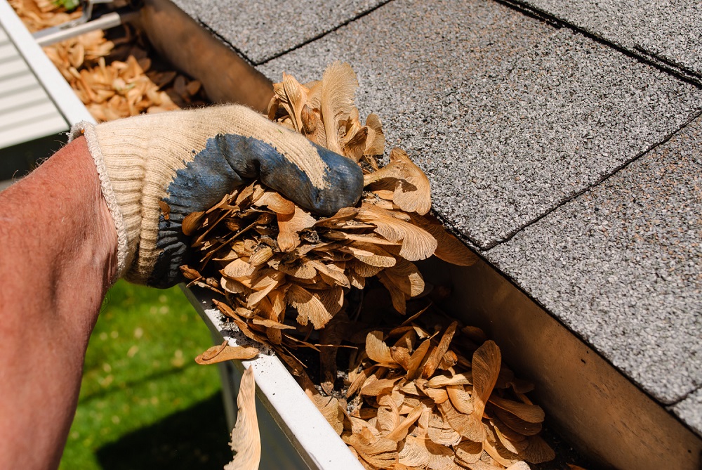 How to Clean Gutters